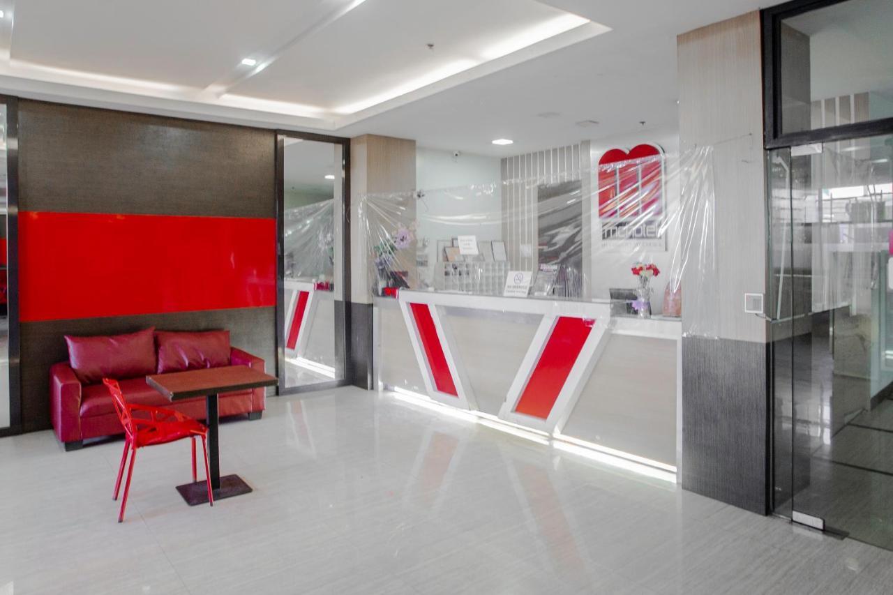 Oyo 666 Mc Hotel Fairview Quezon City Esterno foto